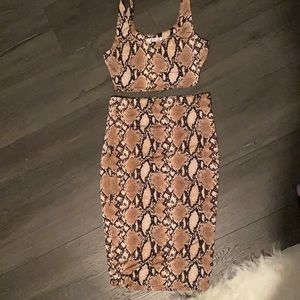 A crop top. 2 piece set but sold separately.